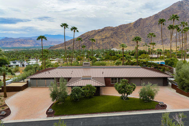 855 W Coronado Avenue, Palm Springs, CA 92262