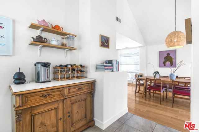 3501 Esplanade, Marina del Rey CA: https://media.crmls.org/mediaz/f7117144-daf7-4823-9d02-191c6212db43.jpg
