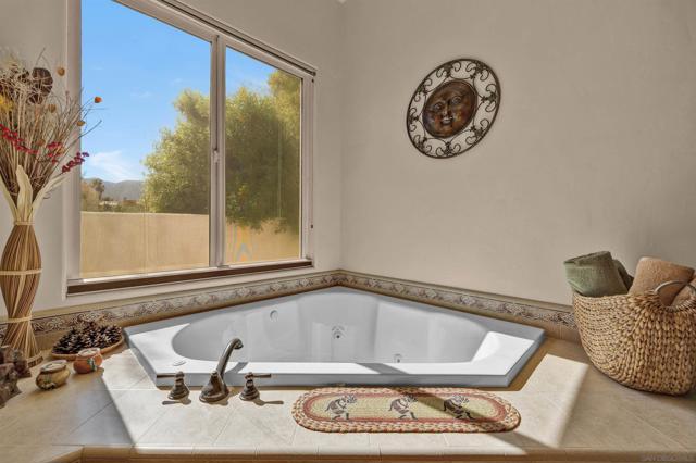 341 Ocotillo Cir, Borrego Springs CA: https://media.crmls.org/mediaz/f712eb66-afd3-421f-b9cb-802434b893ec.jpg