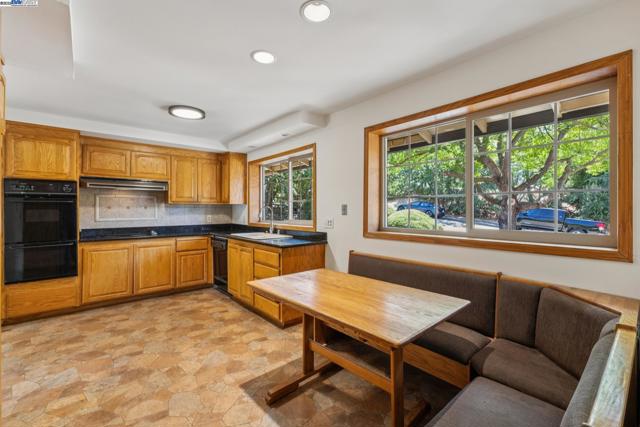 4190 Sharab Ct, Pleasanton CA: https://media.crmls.org/mediaz/f712f90b-3bf6-4d01-912a-16d343f37a22.jpg