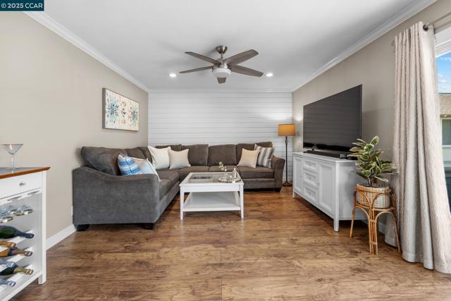 825 Oak Grove Rd, Concord CA: https://media.crmls.org/mediaz/f7138505-7acd-43e4-93e6-d0a096d25078.jpg