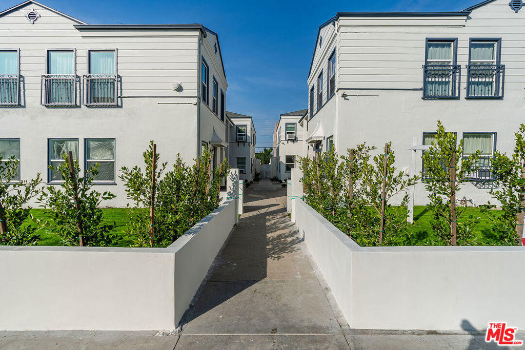 837 N Alfred Street