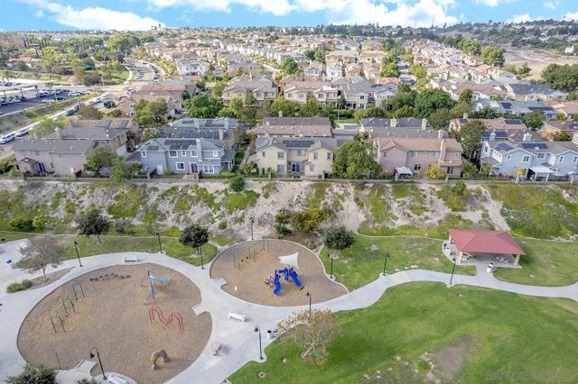 1670 Grasshopper Ln, Chula Vista CA: https://media.crmls.org/mediaz/f713c969-5155-4260-a0c3-818c4a65a0a4.jpg