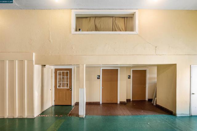 353 24Th St, Richmond CA: https://media.crmls.org/mediaz/f7150356-2be2-44bc-9349-63376d2cd458.jpg