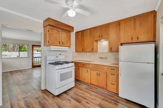 834 Oaklawn Ave A&B, Chula Vista CA: https://media.crmls.org/mediaz/f71552d2-ab18-4fa9-b77b-fb5b1c90aca4.jpg