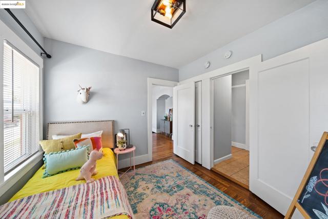 1547 68Th Ave, Oakland CA: https://media.crmls.org/mediaz/f715e68d-26a3-4e44-bc08-97a1dcfb0026.jpg