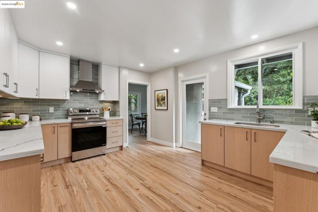 1057 Arlington Blvd, El Cerrito CA: https://media.crmls.org/mediaz/f7161245-e082-4466-b6ed-7b9791af2ef6.jpg