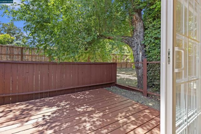 828 Bancroft Rd, Walnut Creek CA: https://media.crmls.org/mediaz/f716c496-825f-4a5a-abd6-5aed6251bc92.jpg