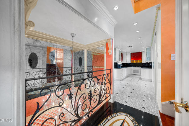 Detail Gallery Image 10 of 43 For 1118 Oberlin Dr, Glendale,  CA 91205 - 3 Beds | 2/1 Baths