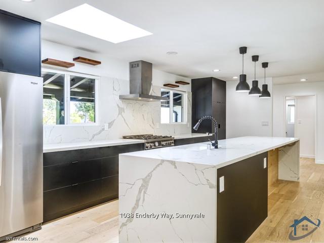 1038 Enderby Way, Sunnyvale CA: https://media.crmls.org/mediaz/f71863e5-f388-4a7d-bb42-9edc36360bd8.jpg