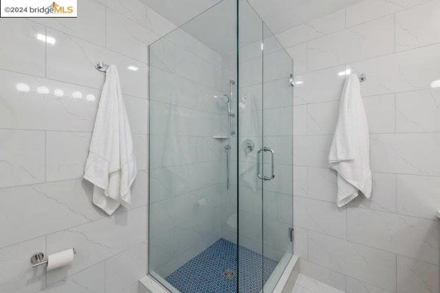 Image 33 of 53 For 177 19th St  7d