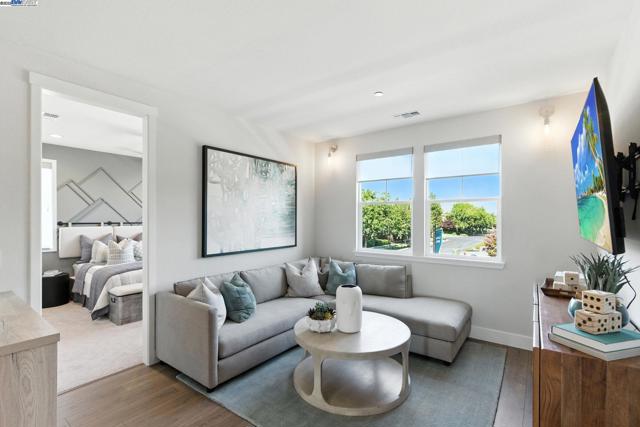 1685 Arione Street, Brentwood CA: https://media.crmls.org/mediaz/f7190aaf-a0f3-45b9-9957-15621bb0a1c7.jpg