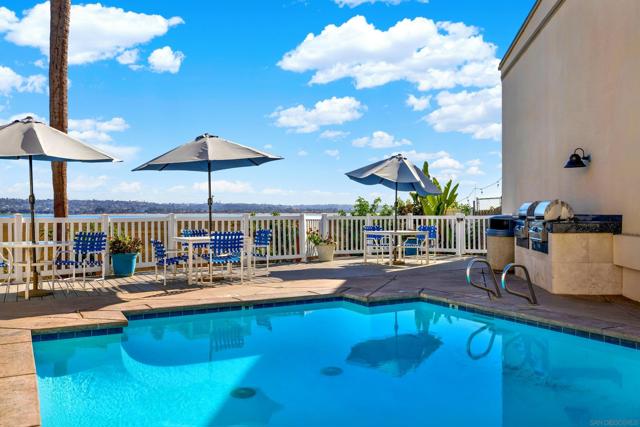 4015 Crown Point Dr, San Diego CA: https://media.crmls.org/mediaz/f7194790-2073-44ca-8223-e8d120c0589e.jpg