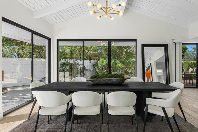 11 Sussex Court, Rancho Mirage CA: https://media.crmls.org/mediaz/f719ba4a-311f-4676-9b74-0ab2238f8ba3.jpg