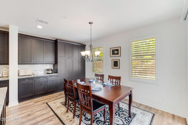 12809 Lone Trail Court, Moorpark CA: https://media.crmls.org/mediaz/f71a95fe-a031-46bd-869b-6518c25ac7cd.jpg