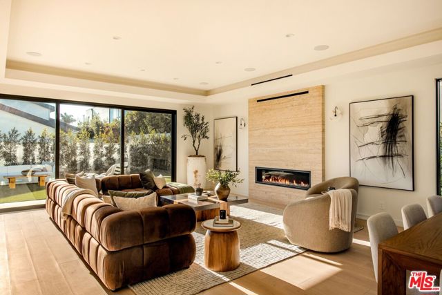 12806 Admiral Avenue, Los Angeles CA: https://media.crmls.org/mediaz/f71bbb2f-2c3f-4ddf-849c-b4f6880e39a4.jpg