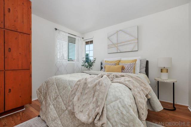13351 Darview Ln, San Diego CA: https://media.crmls.org/mediaz/f71bf4e9-ff7f-4ff8-823d-a12fdd34df16.jpg