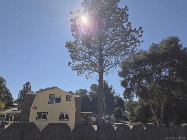 2581 Lake Shore Drive, Campo CA: https://media.crmls.org/mediaz/f71c5c7d-42fe-4c07-83d6-e39b6a4465d6.jpg