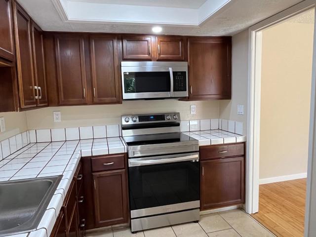 1037 Evans Court, Hayward CA: https://media.crmls.org/mediaz/f71c666c-bf33-484d-b667-255003214c82.jpg