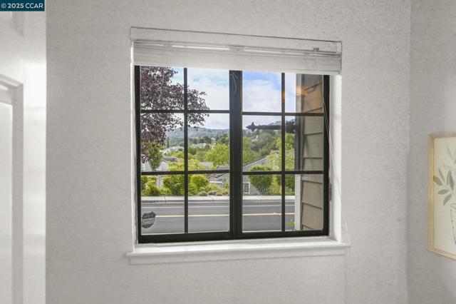 11478 Rolling Hills Dr, Dublin CA: https://media.crmls.org/mediaz/f71c69fb-f24e-4cbd-92c9-b299a087c2d9.jpg