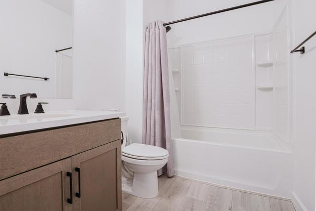 554 Pleasant Drive, Lathrop CA: https://media.crmls.org/mediaz/f71c6bcd-76f1-4dca-bd66-d5a16dd1fa1b.jpg