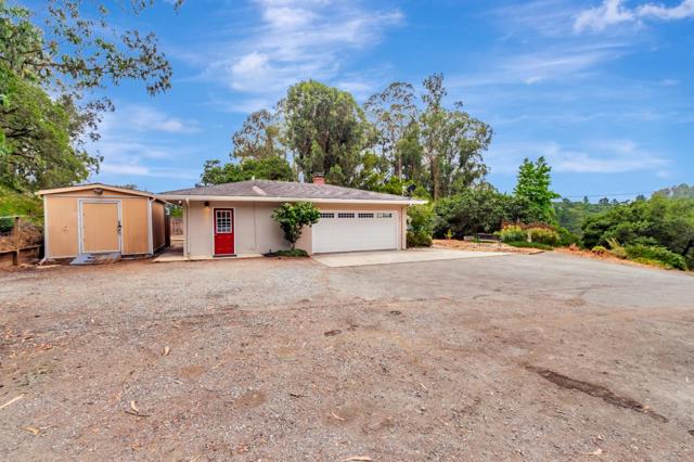 121 Pine Tree Avenue, Aromas CA: https://media.crmls.org/mediaz/f71cc999-6d19-4ea1-a097-6dcbbeff5140.jpg