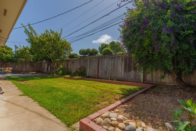 1152 Los Palos Drive, Salinas CA: https://media.crmls.org/mediaz/f71e17f0-a168-4657-96ae-e3132ce298a8.jpg