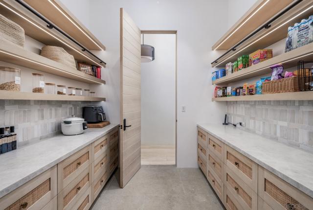 14783 Roxbury Terr., Rancho Santa Fe CA: https://media.crmls.org/mediaz/f71e42e8-1a65-45db-82d0-583de9b98313.jpg