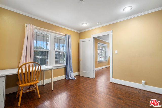 3941 2nd Avenue, Los Angeles CA: https://media.crmls.org/mediaz/f71e8abf-d08a-4b8b-9492-e44a6a95e5ec.jpg