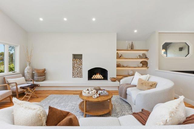 Detail Gallery Image 10 of 59 For 6829 Corintia St, Carlsbad,  CA 92009 - 4 Beds | 3/1 Baths