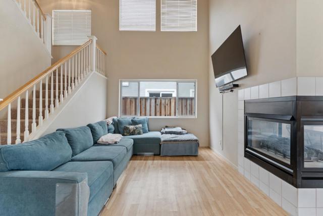 18177 Stonegate Court, Salinas CA: https://media.crmls.org/mediaz/f71ef891-d978-4ea8-9ef3-f0df03cec966.jpg