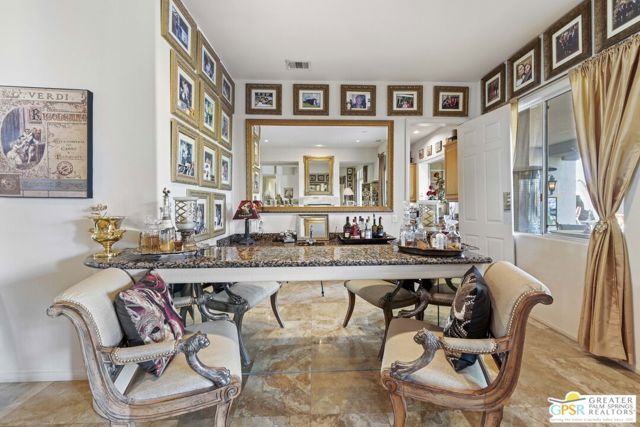 18 Calais Circle, Rancho Mirage CA: https://media.crmls.org/mediaz/f71f45b6-c7bb-4495-8675-2cb638063ef3.jpg