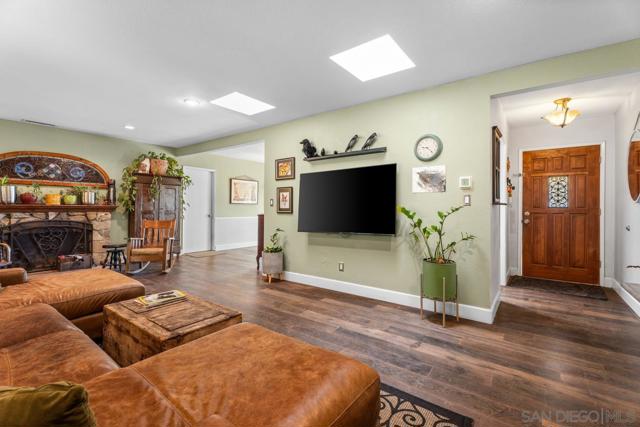 Image 7 of 32 For 14118 Ipava Dr