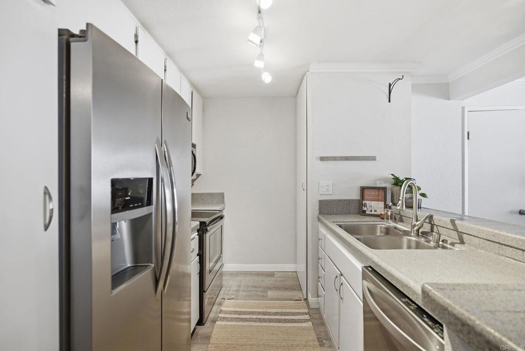 9209 Village Glen Drive - photo 9