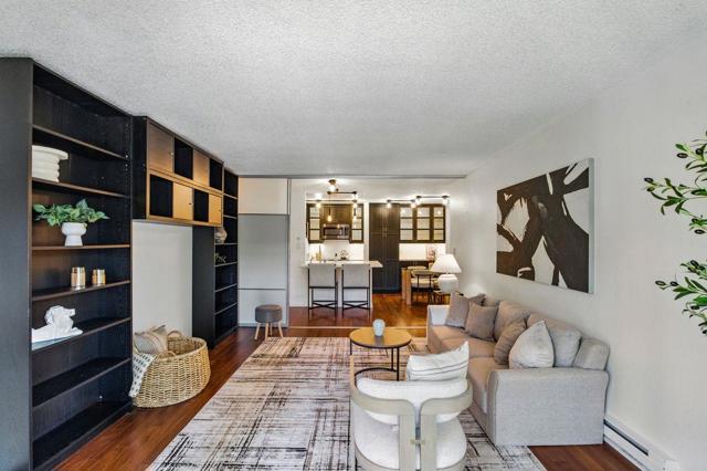 381 Half Moon Lane, Daly City CA: https://media.crmls.org/mediaz/f720c728-ecad-4b3a-82d4-1c77fa631f45.jpg