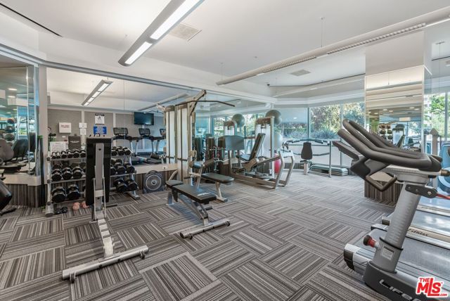 10490 Wilshire Boulevard, Los Angeles CA: https://media.crmls.org/mediaz/f7221081-8fd7-4c6f-ac01-9149f72351ba.jpg