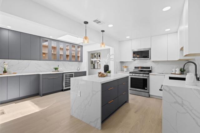 Image 10 of 32 For 727 Crompton Road