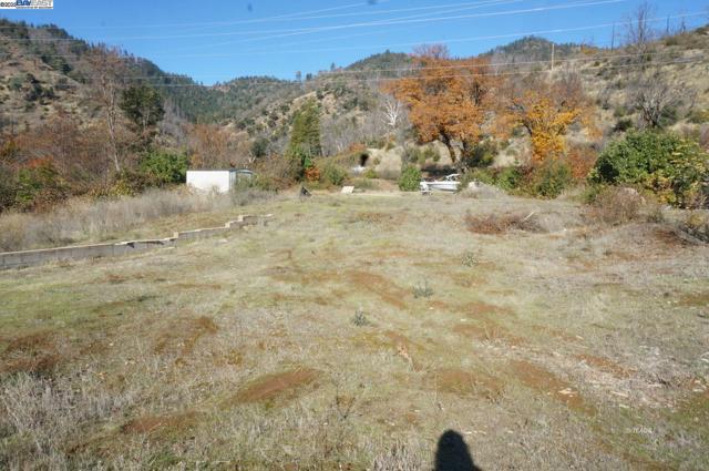 50 Acorn Ln, Junction City CA: https://media.crmls.org/mediaz/f72362e3-61e0-4121-82e4-709e4b4ad42c.jpg