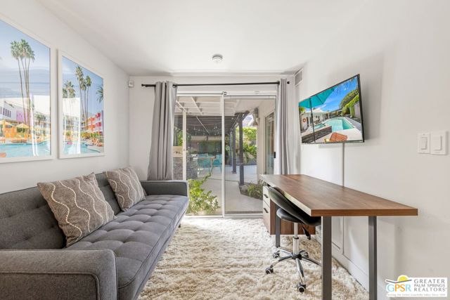 547 N Sunrise Way, Palm Springs CA: https://media.crmls.org/mediaz/f723683d-a4a5-4591-93db-d7fef7689c4a.jpg