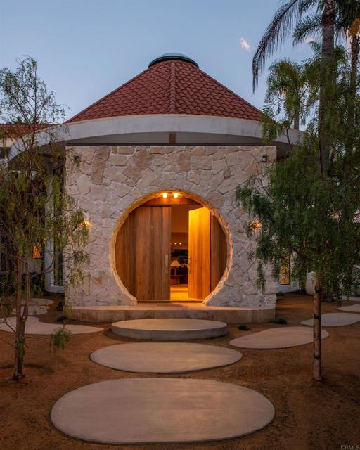 Detail Gallery Image 3 of 56 For 14847 Vista Del Oceano, Del Mar,  CA 92014 - 5 Beds | 4 Baths