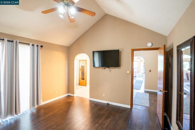 643 Old Course Ct, Valley Springs CA: https://media.crmls.org/mediaz/f723faae-a3a5-4520-bb2f-bfac706bd295.jpg