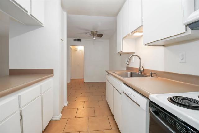 Image 15 of 30 For 5700 Baltimore Dr  187