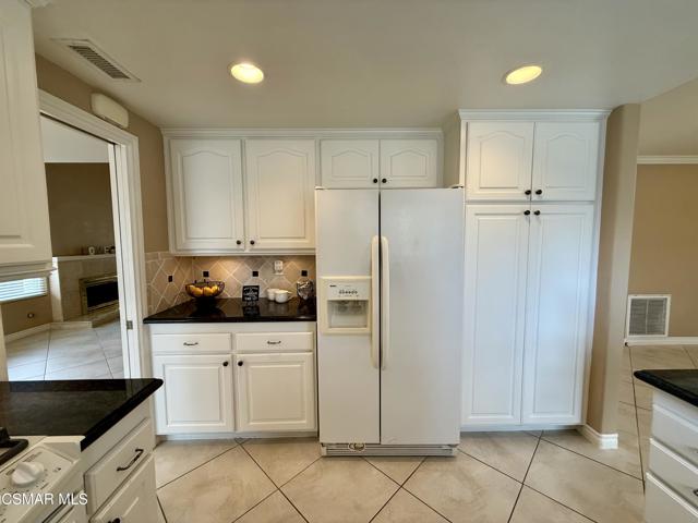 806 San Simeon Drive, Newbury Park CA: https://media.crmls.org/mediaz/f7249d35-6a53-4805-b0ce-655b48ebe9d5.jpg