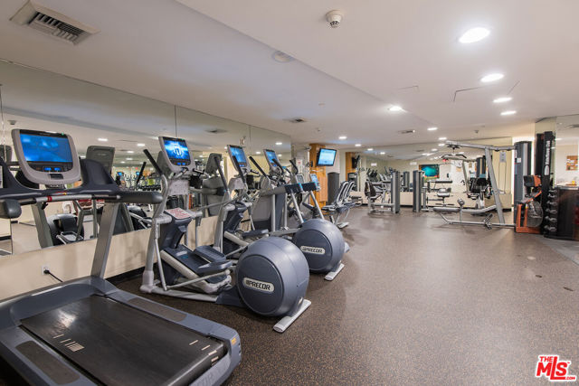 13600 Marina Pointe Drive, Marina del Rey CA: https://media.crmls.org/mediaz/f724ebd8-a50c-41b0-b96f-84372b1dc9f1.jpg