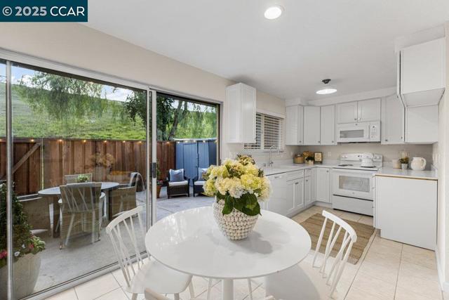 1048 SPRING VALLEY COMMON, Livermore CA: https://media.crmls.org/mediaz/f72555f8-9e20-4499-a497-8c829bb89966.jpg