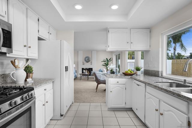 2071 Monaco Ct, El Cajon CA: https://media.crmls.org/mediaz/f725f59a-ef6b-4e7d-9323-7b0525d494ba.jpg