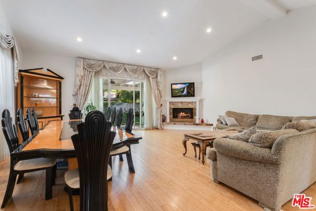 22616 Berdon Street, Woodland Hills CA: https://media.crmls.org/mediaz/f7261ab7-d420-4b4e-9634-636938529441.jpg