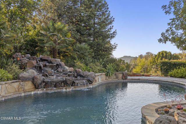 4988 Read Road, Moorpark CA: https://media.crmls.org/mediaz/f7262c51-3d2a-467a-87b6-1aa89d272121.jpg
