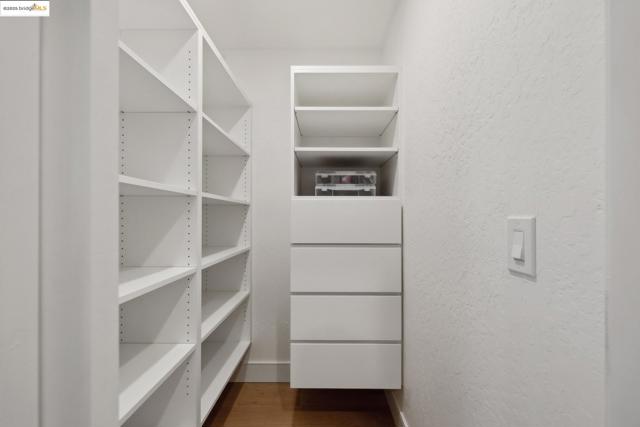 260 Alvarado Rd, Berkeley CA: https://media.crmls.org/mediaz/f726a522-e1fa-4d15-854a-794baf3ed005.jpg