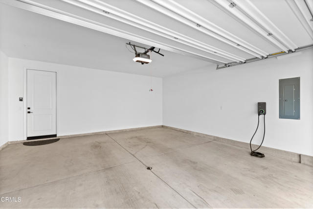 5024 Rexton Drive, Camarillo CA: https://media.crmls.org/mediaz/f726c36c-4501-4717-96bb-b06d3c2917de.jpg